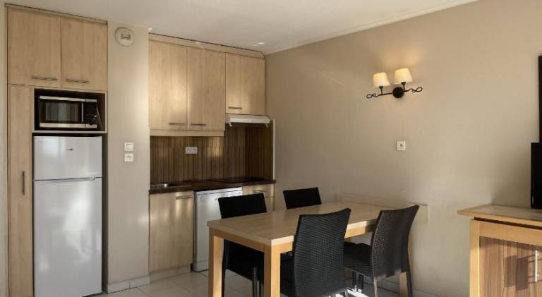 Holiday apartment with pool — photo 2