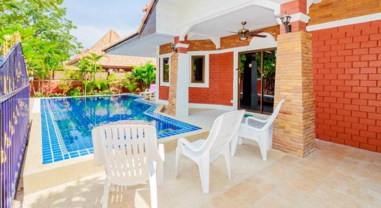 Charming villa with terrace, yard & private pool | Close to Big Buddha | Good for workation | Pets allowed — photo 3