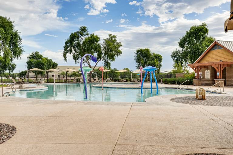 Pool Access! Suburban Home 11 Mi to Dtwn Gilbert — photo 3