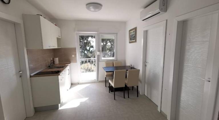 Lovely holiday apartment with garden, terrace & barbeque | Beach nearby | Pets allowed — photo 5