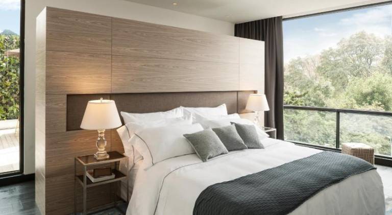 8010 Urban Living- Luxury Home Experience — photo 2