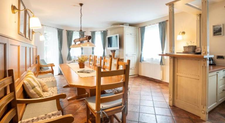 Lovely holiday apartment with patio, yard & barbecue | Pets allowed — photo 2