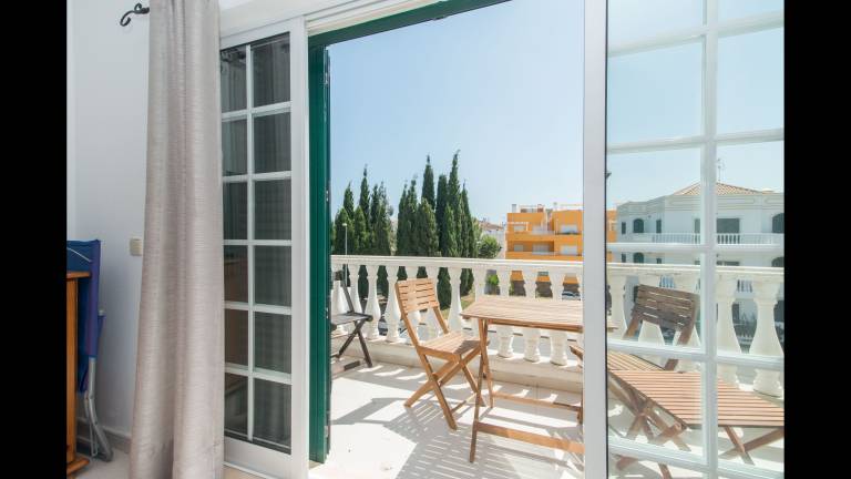 Cabanas T1 Apartment with Balcony & BBQ – 8min Walk to Beachfront — photo 3