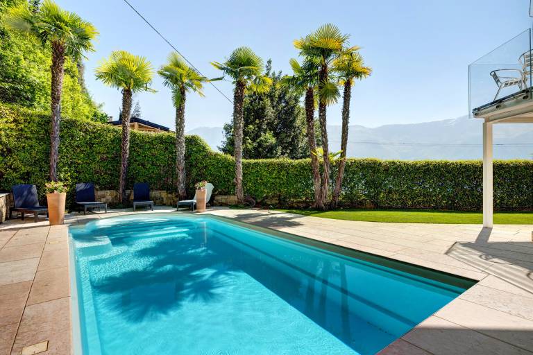 Vacation home with patio, heated pool & yard | Garden view — photo 2