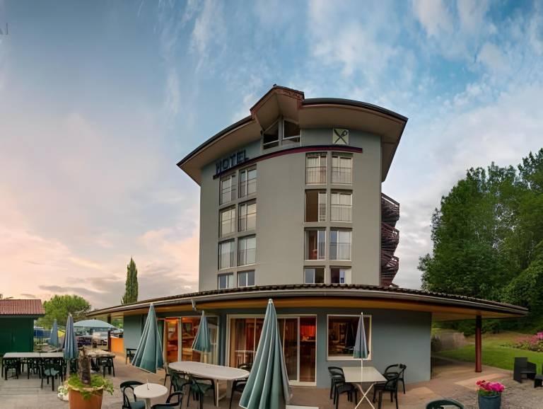 Hotel Cote Sud Leman in Thonon-les-Bains