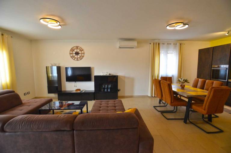 Emilio Apartment with private terace — photo 2