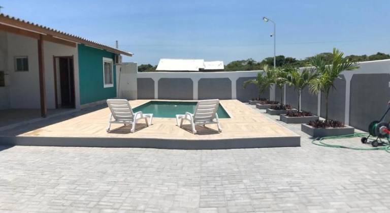 House with pool — photo 5