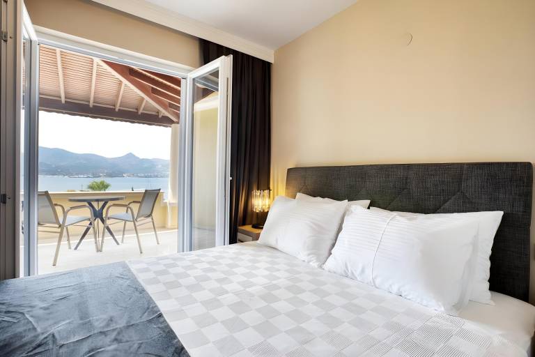 Luxery 2-1 Suit in Yalikavak, on the beach and pool — photo 2