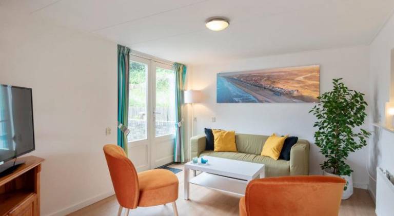 Vacation home with terrace — photo 2