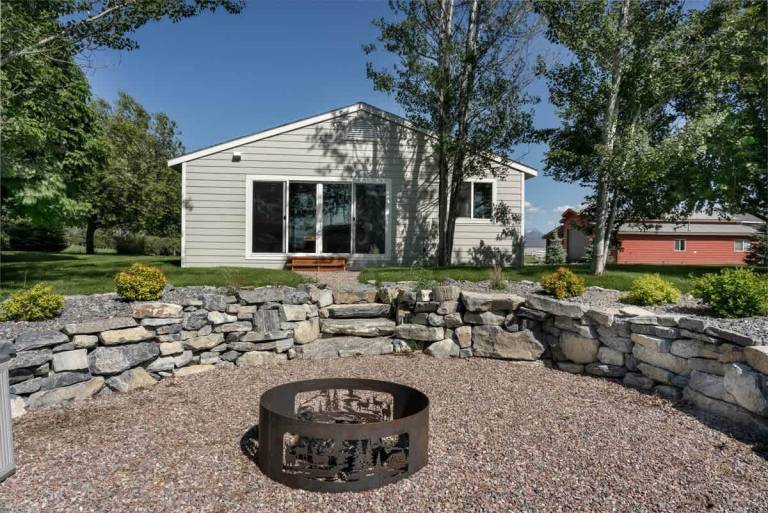Family-friendly vacation home with sauna, yard & barbecue | Mountain view | Pets allowed — photo 5