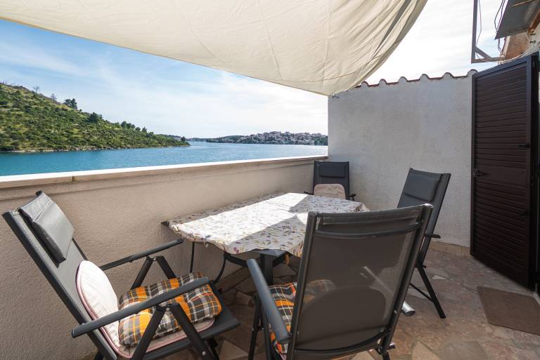 Rental apartment with yard & barbecue | Garden view — photo 4