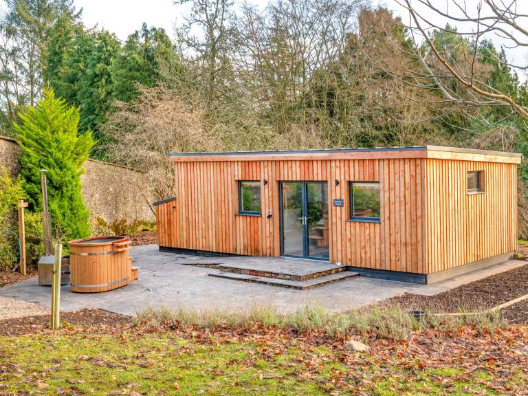 Family-oriented cottage with hot tub & garden | Dogs allowed in Penrith