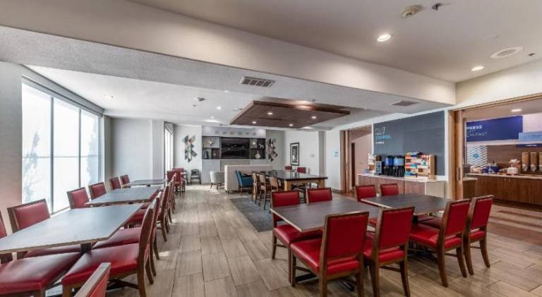 Holiday Inn Express Hotel & Suites Fort Worth I-35 Western Center By IHG — photo 4