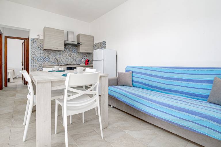 Apartment 'Brezza Marina - Garden' with Private Terrace, Wi-Fi and Air Conditioning — photo 4