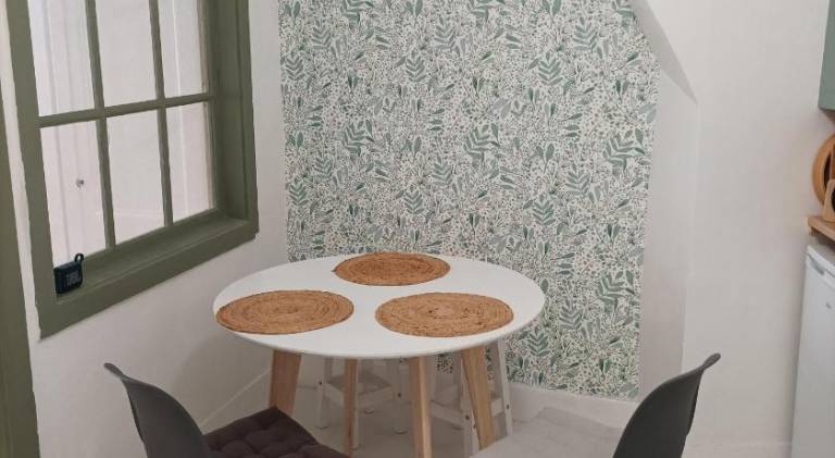 Rental apartment with 1 room for 3 persons in Dole