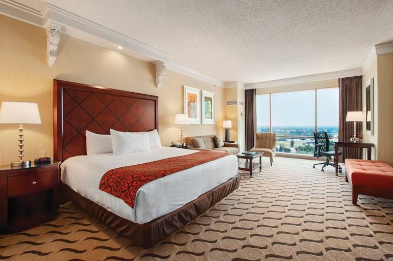 Resort  Highland, Stoner Hill