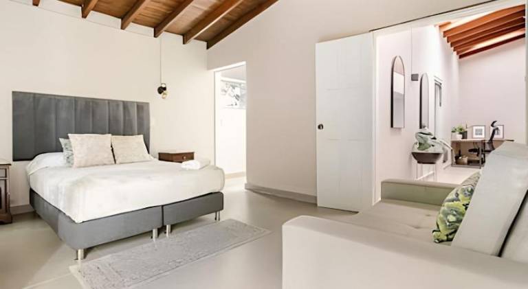 NUEVA Mansion con piscina y jacuzzi, El Poblado — photo 2