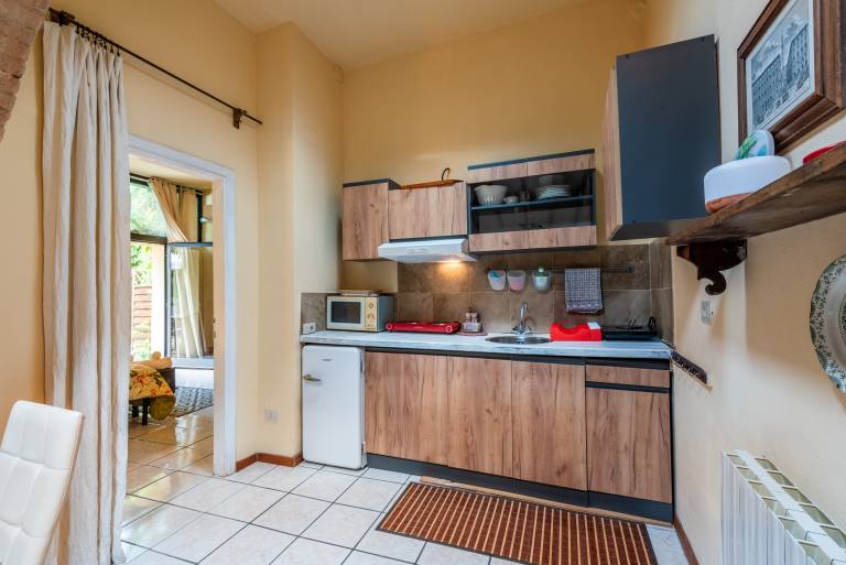 Apartment 'Glicine - Antiche Dimore' with Shared Pool, Wi-Fi, and Air Conditioning — photo 5