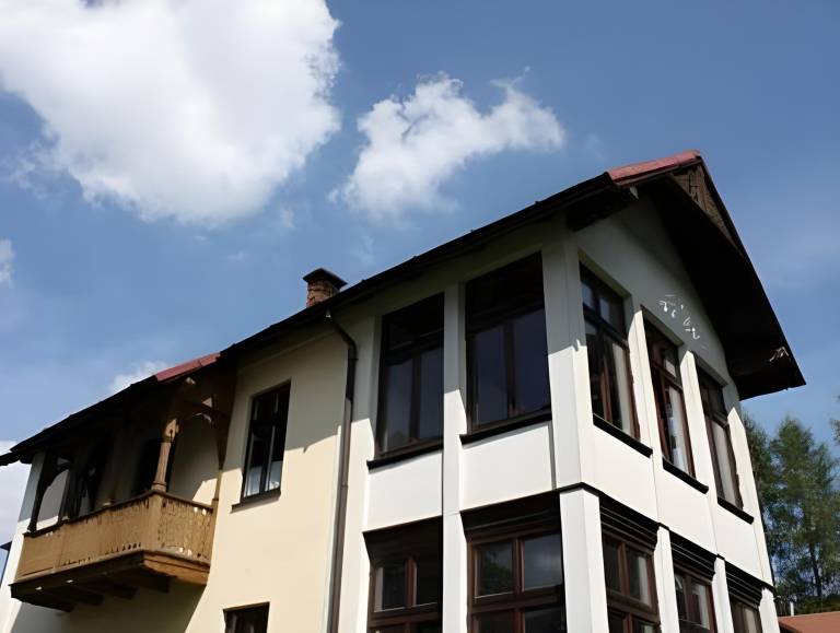 Holiday apartment with terrace & yard in Zakopane