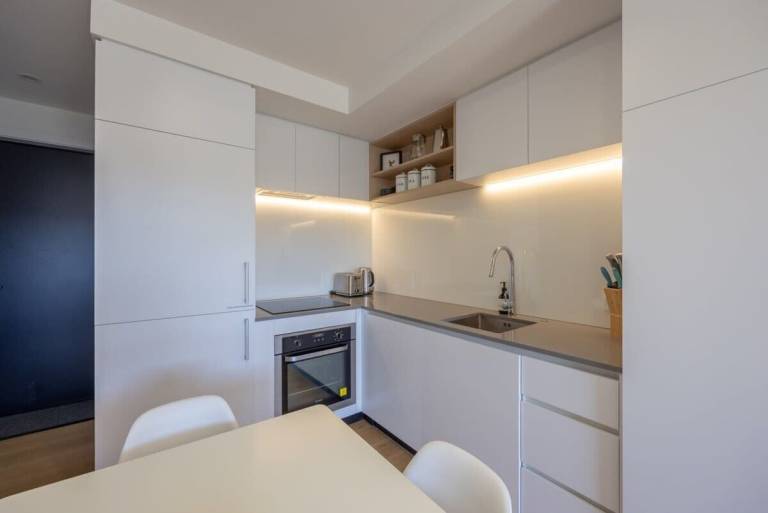 Apartment  Albert Town