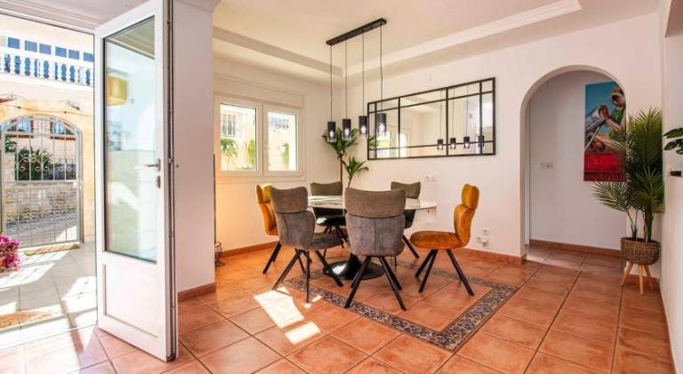 Chalet with terrace & private pool — photo 4