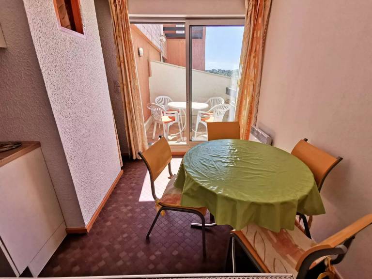 Studio with 1 room for 4 persons — photo 3