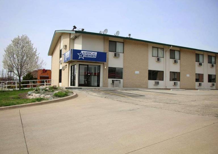 Americas Best Value Inn East Peoria in East Peoria, IL