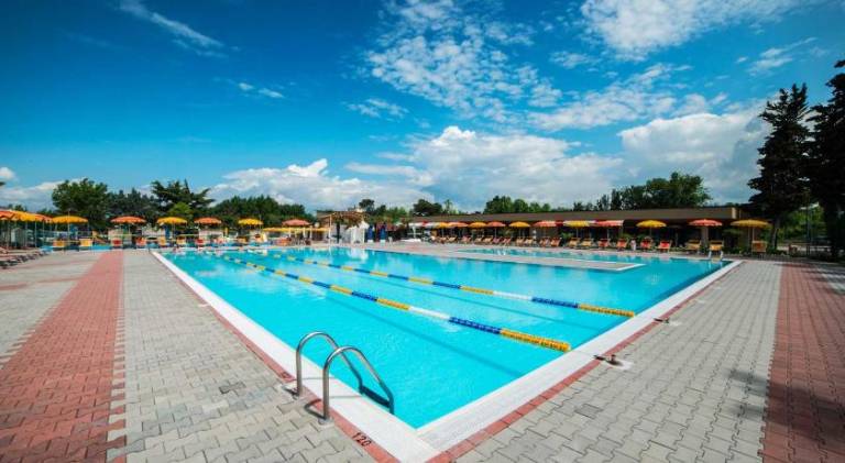 Tent with pool, garden & terrace | Pet-friendly in Peschiera del Garda
