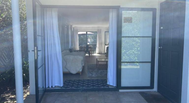 House | Beach nearby | Pets allowed — photo 4