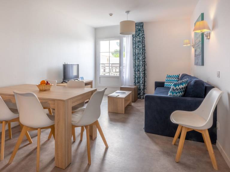 Rental apartment with heated pool, terrace & sauna — photo 4
