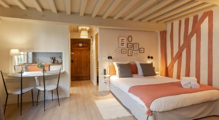 Apartment with 1 room for 2 persons in Honfleur