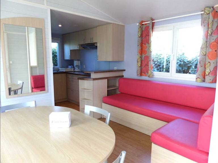 Camping suite with hot tub, barbecue & heated pool — photo 4