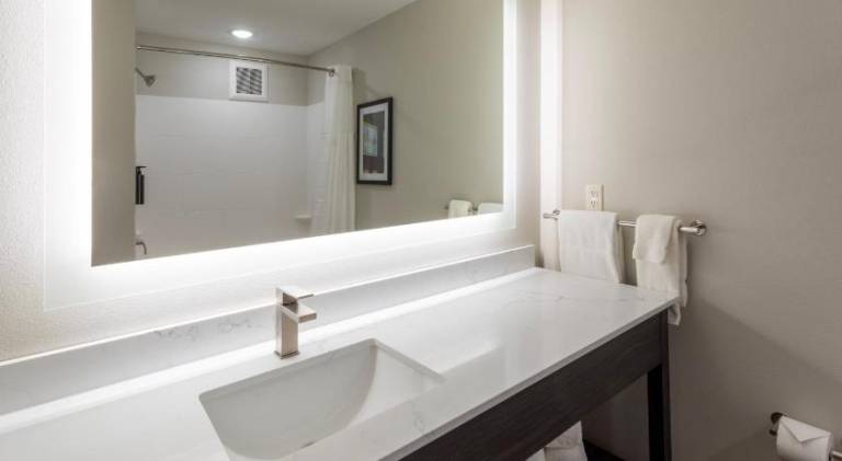 GrandStay Hotel & Suites Johnston-Des Moines, IA — photo 5