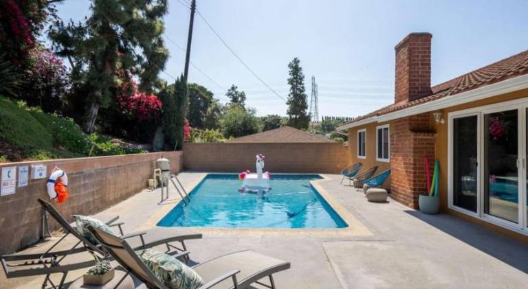 Pleasant vacation home with pool | Pets allowed — photo 4