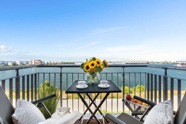 Marina Sunrise - Harbor view, balcony, waterfront location, 2nd floor, parking in Flensburg