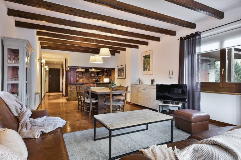 Apartment with patio & fast internet | Mountain view — photo 3