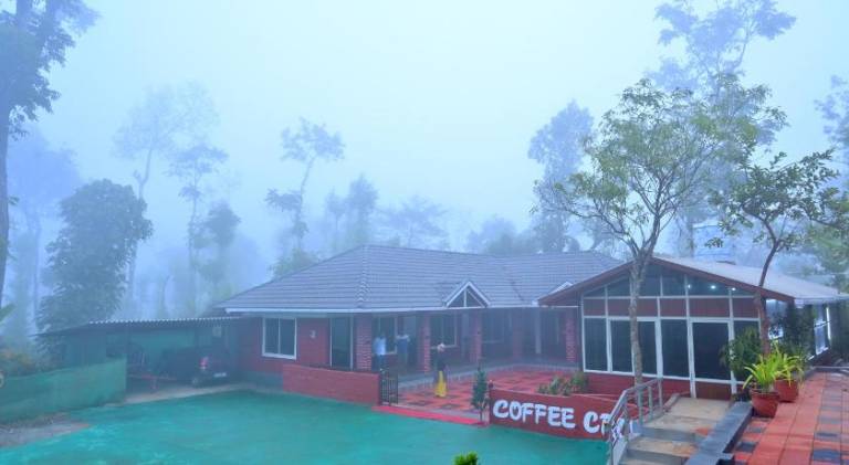 Coffee Crown Homestay 1KM Falls Home Food & Coffee Estate