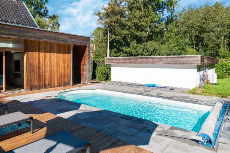 Children-friendly vacation home with patio, grill & private pool | Pets allowed — photo 2