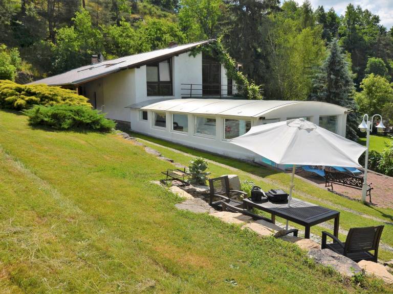 Vila  Bernartice