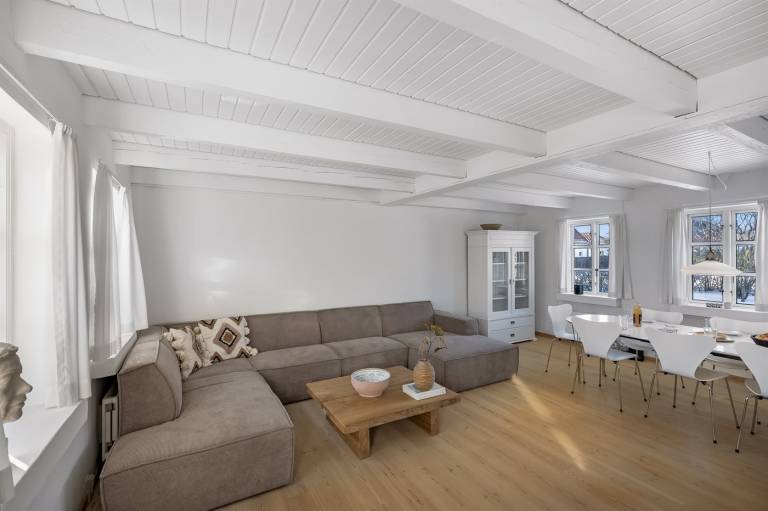 Fully equipped vacation home with barbecue & patio | Dogs allowed — photo 2
