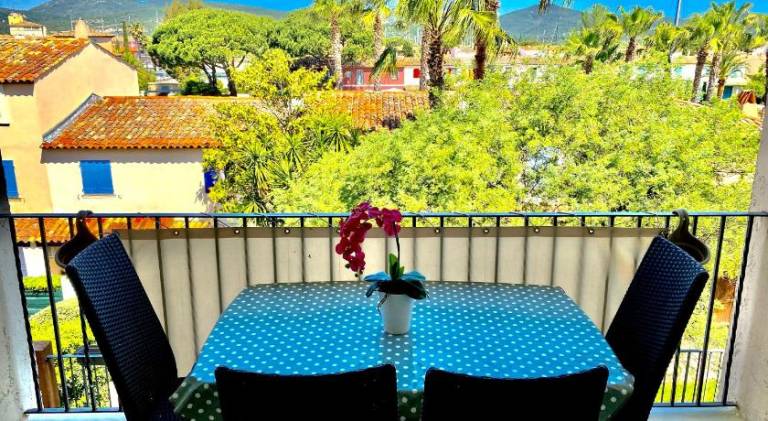 Holiday apartment with pool — photo 5