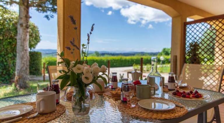 Villa with 4 rooms for 10 persons in Pesaro