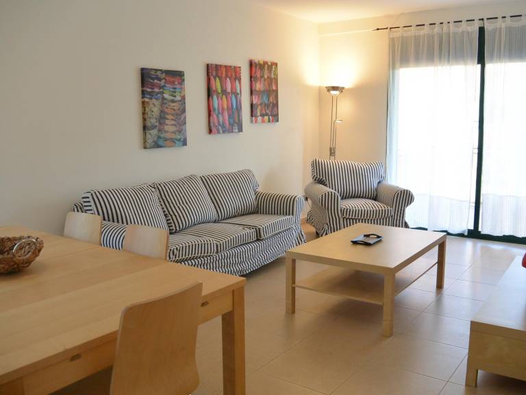 Luxury Apartment with Golf View, Pool, and Near Beach in Pals – Sleeps 6 — photo 5