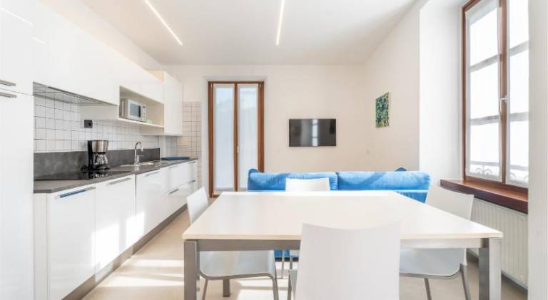 Serviced apartment with garden, patio & pool — photo 5