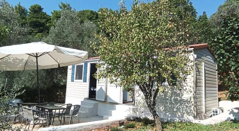 Vacation home with patio & yard | Pets are welcome in Skiathos