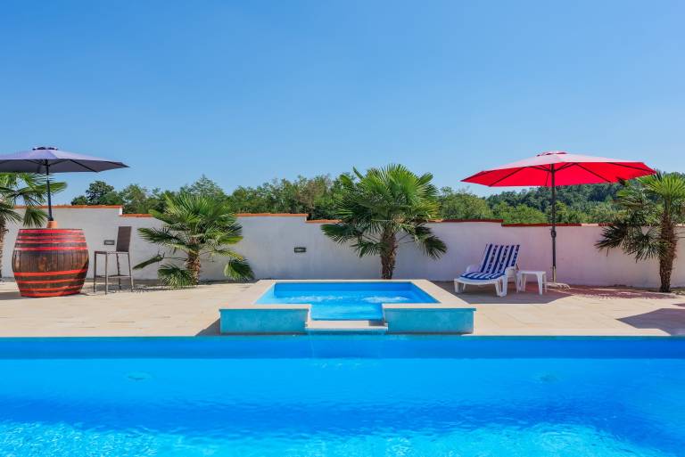 Vila  Domijanići