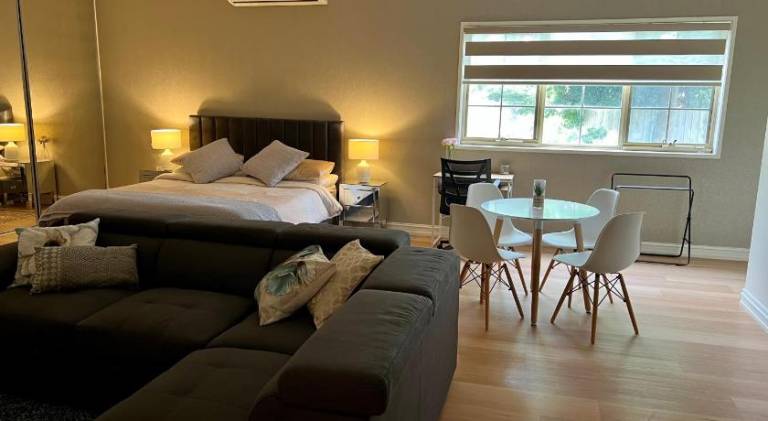 Super Luxury Self Contained Studio unit