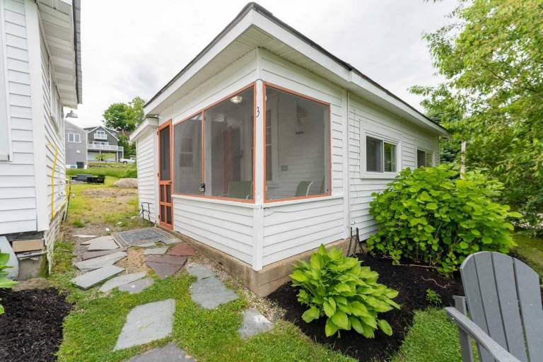 Cabin  Laconia
