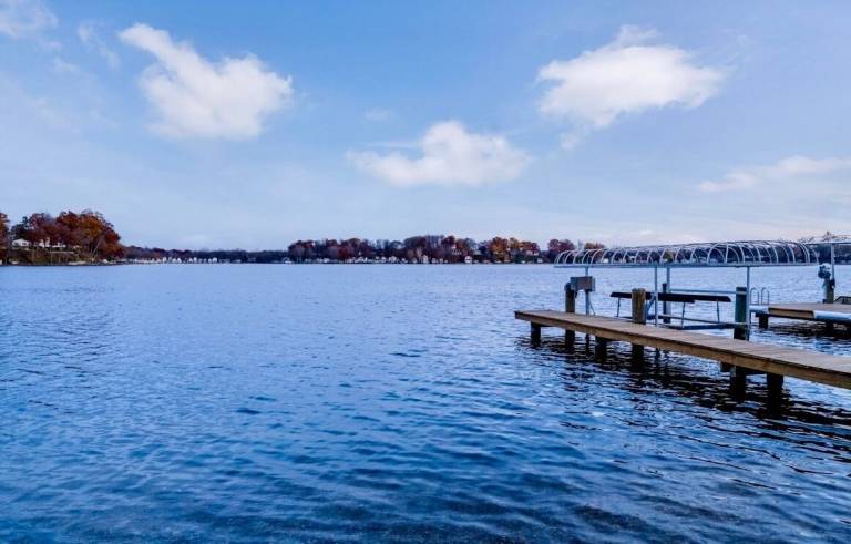 House  Paw Paw Lake
