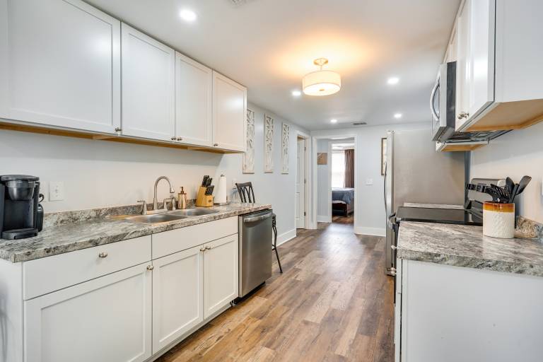 Pet-Friendly Charleston Home Near Dtwn! — photo 2